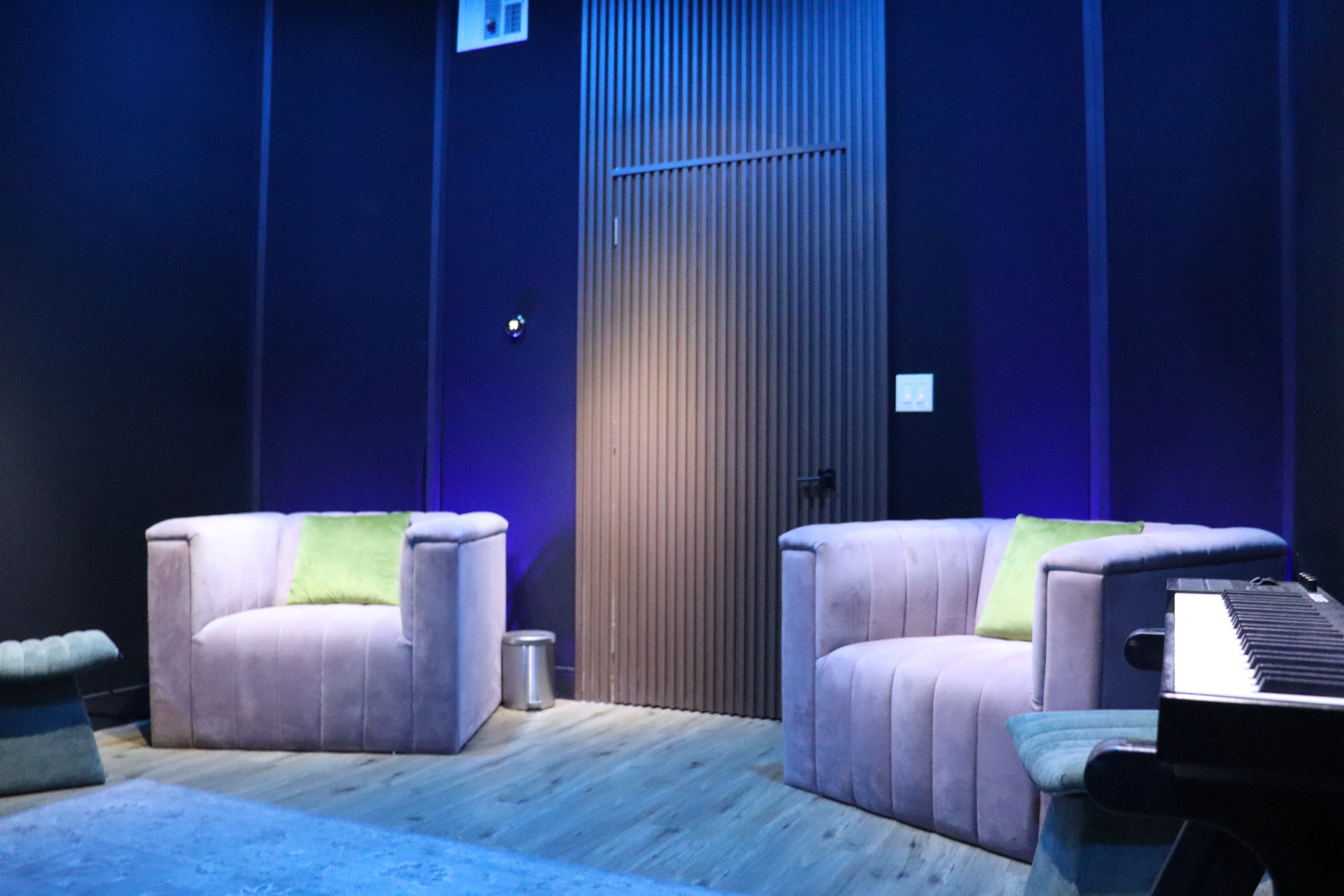 Krome Studios - A Room